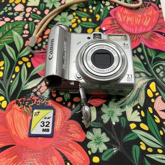 Canon Other - Canon Silver PowerShot A570 IS Digital Camera